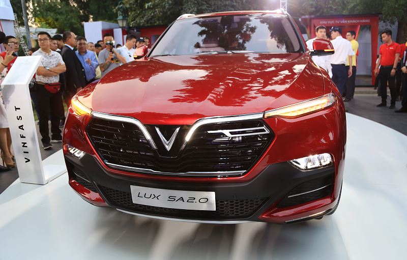 Chiếc SUV Lux SA 2.0 được trang bị hệ thống đèn